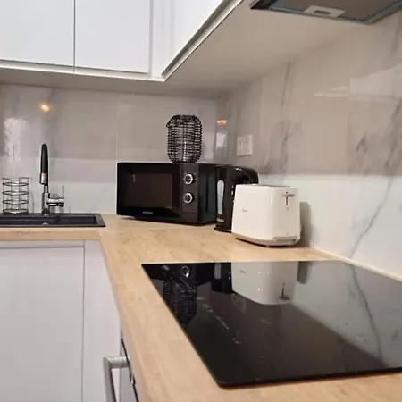 Casa Black & White * تورّيفيِخا